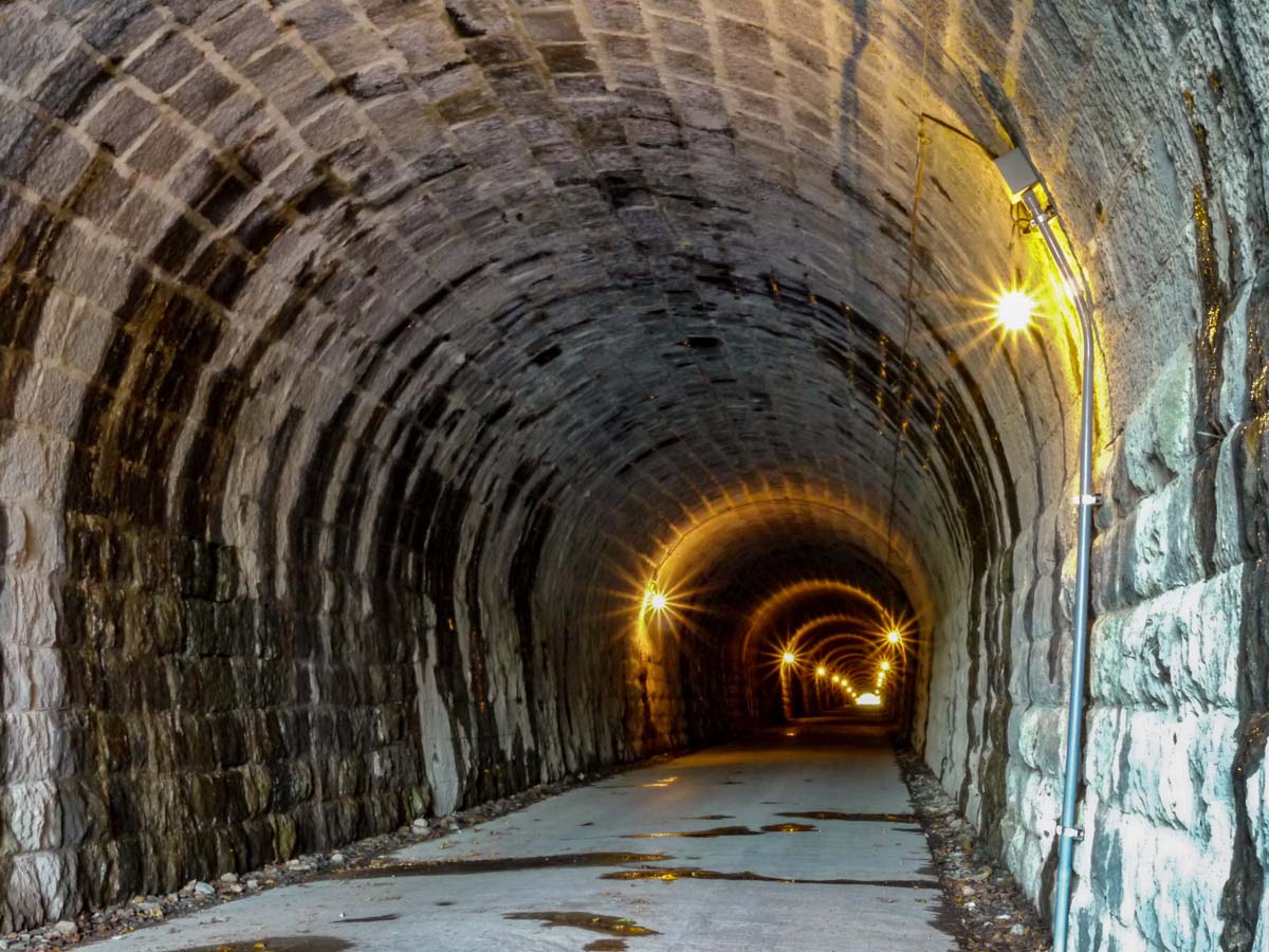 石造道路トンネル