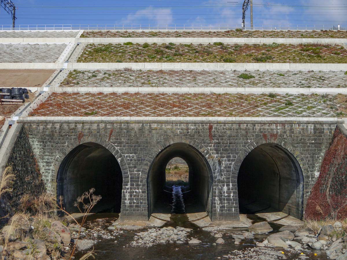 川隧道