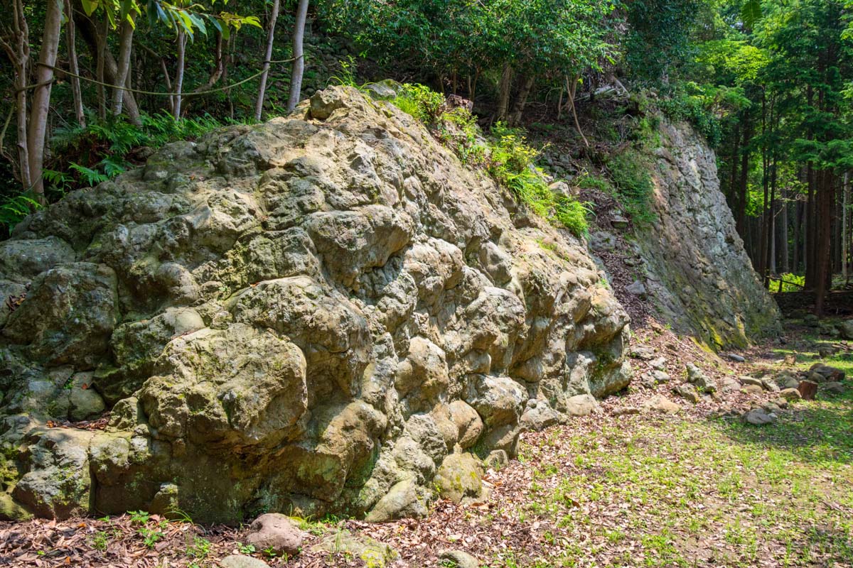 餅山の枕状溶岩